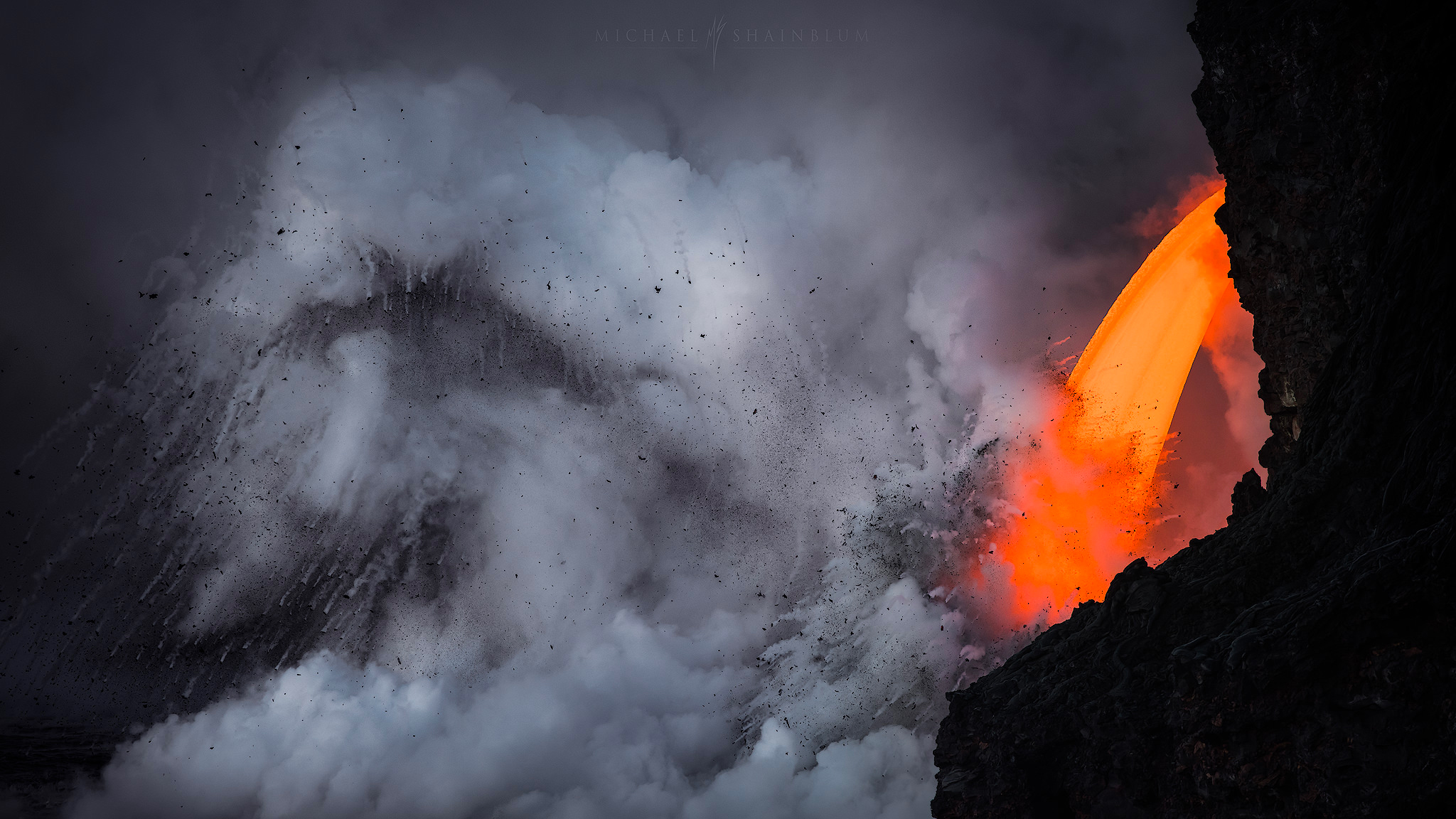 Cascade of Lava par Michael Shainblum